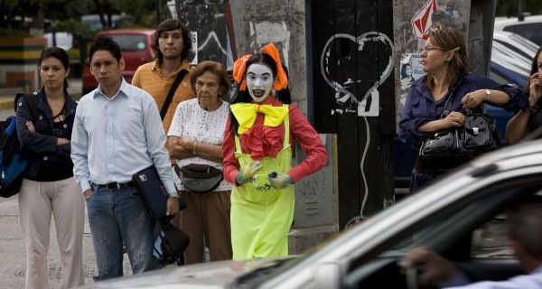 venezuela-mime-traffic.jpg